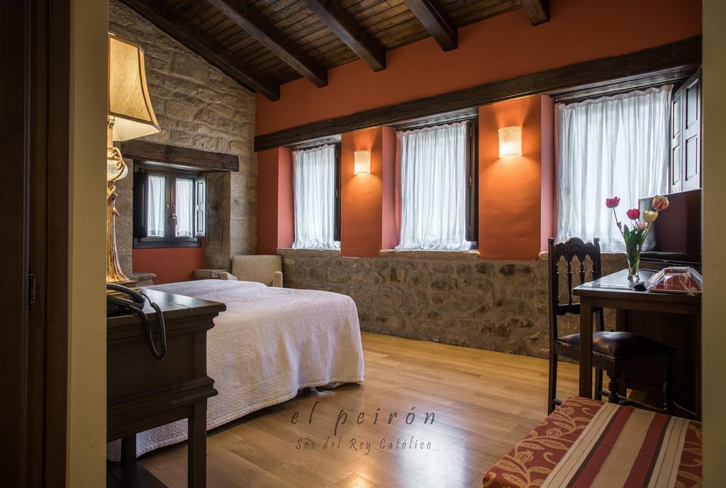 El Peiron Hotell Sos del Rey Católico Eksteriør bilde