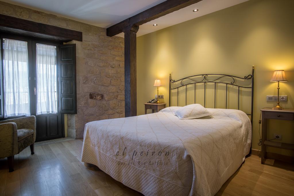 El Peiron Hotell Sos del Rey Católico Eksteriør bilde